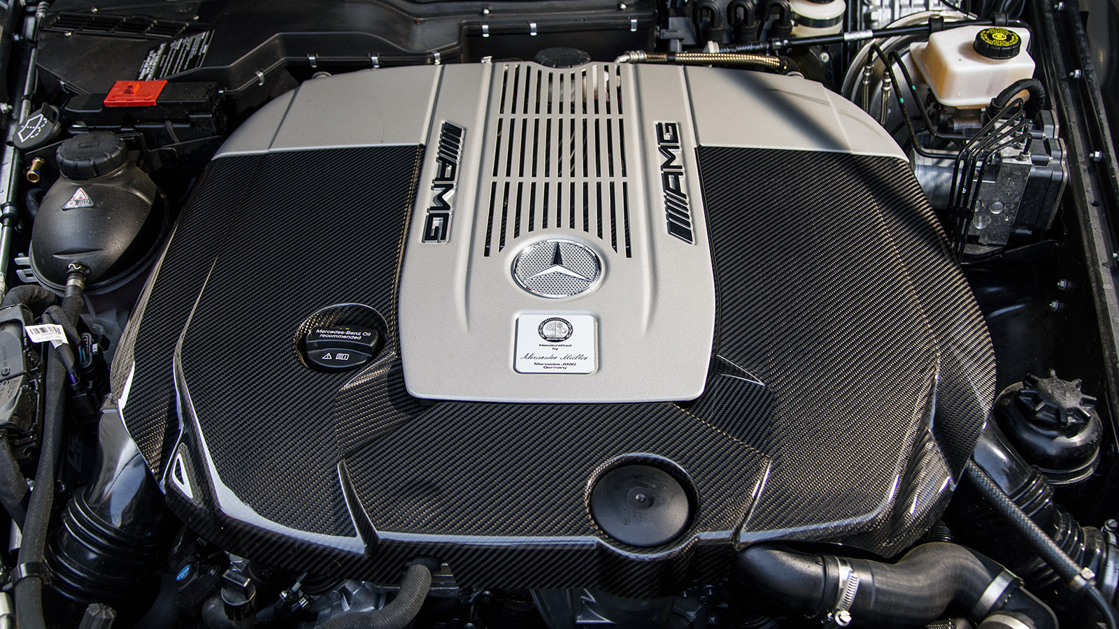 Inside the Heart of Power: How Modern Car Engines Work and What Makes Them So Efficient